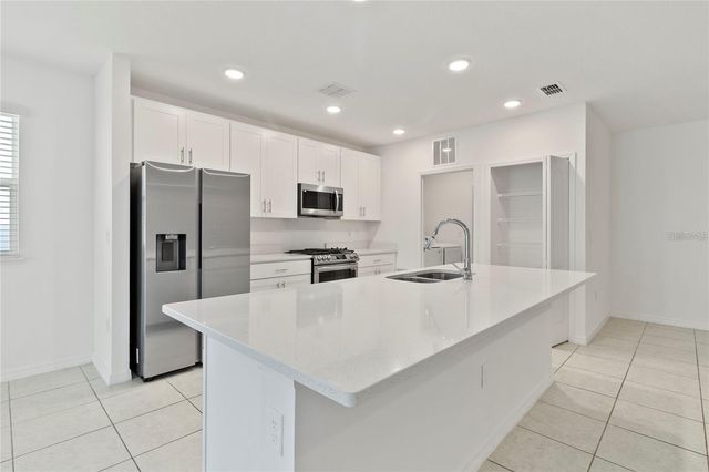 1154 OAK BLUFF DRIVE, Davenport, FL 33837