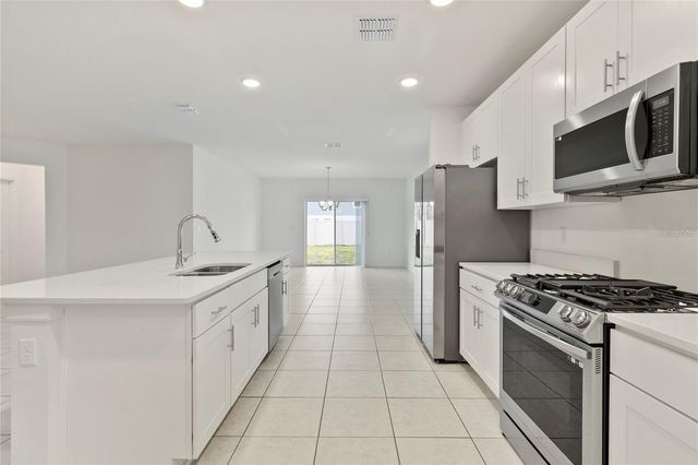 1154 OAK BLUFF DRIVE, Davenport, FL 33837