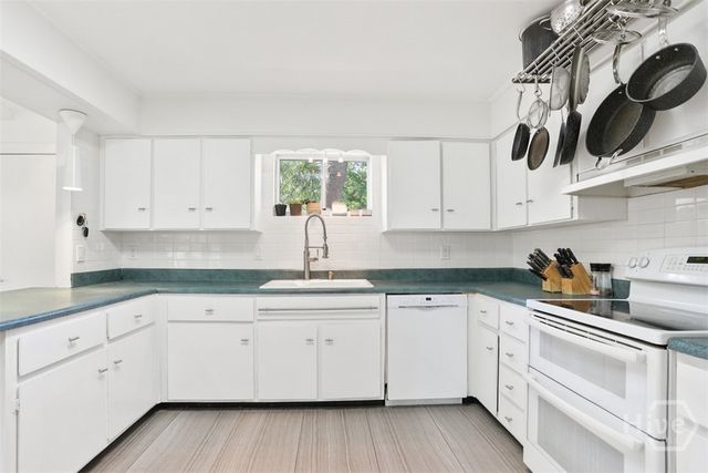 12 Clarendon Road, Savannah, GA 31410