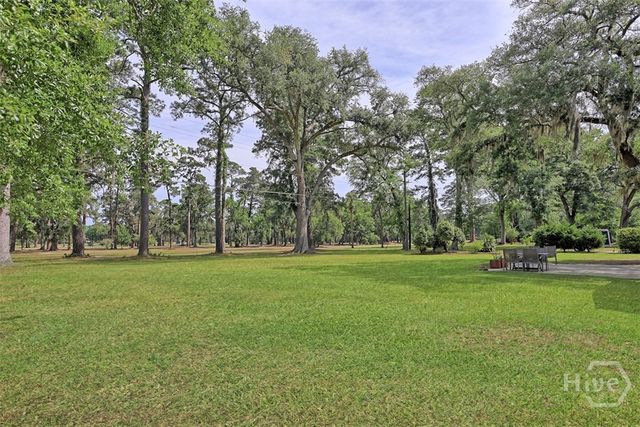 12 Clarendon Road, Savannah, GA 31410