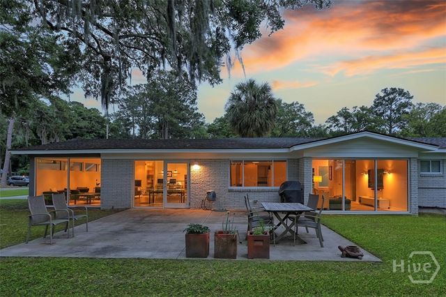 12 Clarendon Road, Savannah, GA 31410