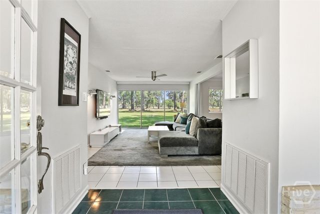 12 Clarendon Road, Savannah, GA 31410