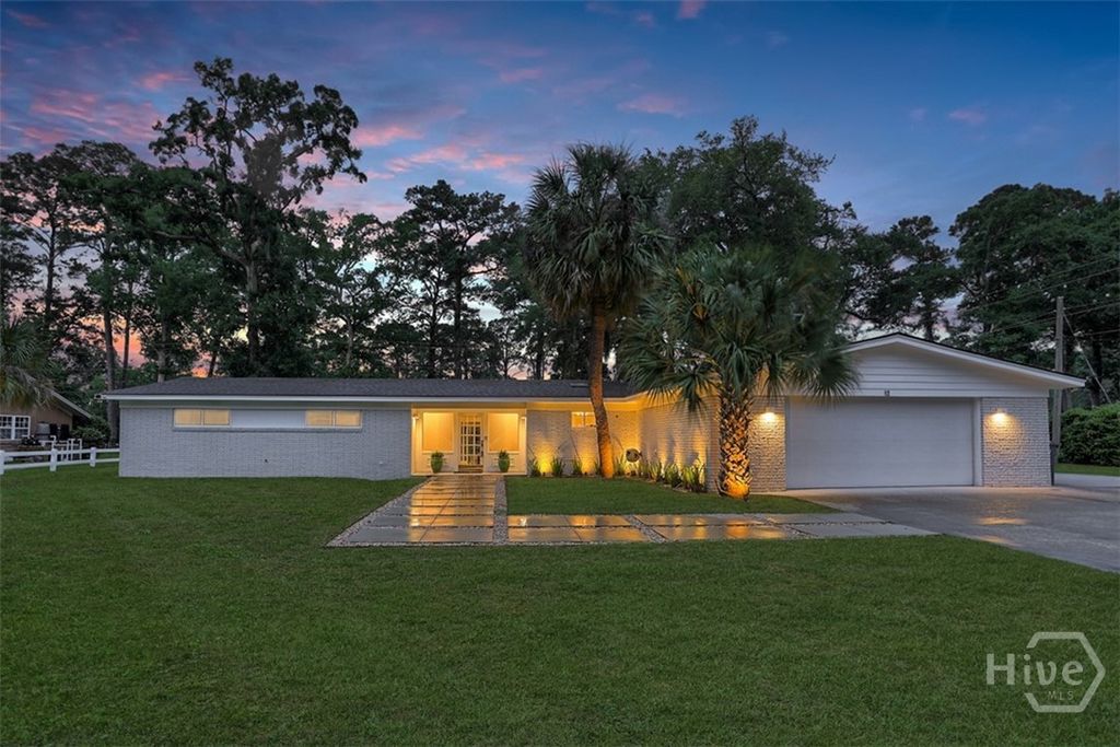 12 Clarendon Road, Savannah, GA 31410