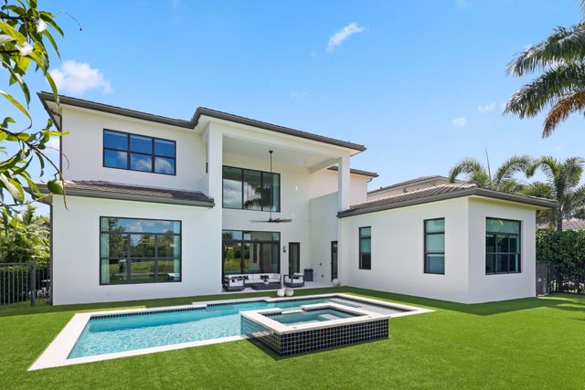 9275 Biaggio Road, Boca Raton, FL 33496