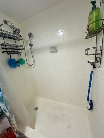 2100 WHITE PINE Circle D, Greenacres, FL 33415