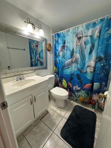 2100 WHITE PINE Circle D, Greenacres, FL 33415