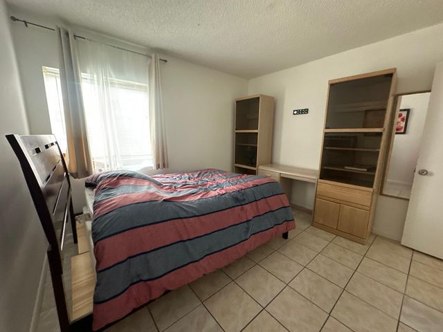2100 WHITE PINE Circle D, Greenacres, FL 33415