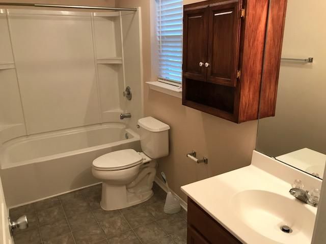 7003 Bellflower Lane, Hanahan, SC 29410