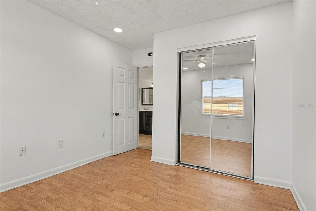 Image 22 of property listing at 2535 N ALAFAYA TRAIL 66, Orlando, FL 32826