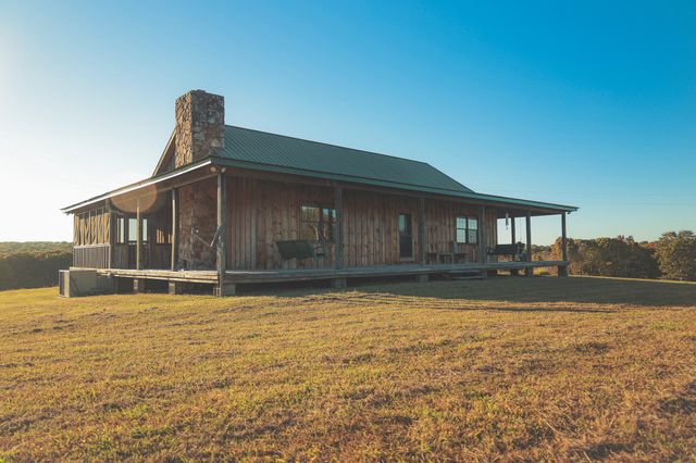 1047 Nelson Harrison, Evensville, TN 37332