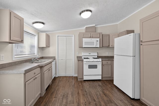 99 N Brewer Street, Greenwood, IN 46142