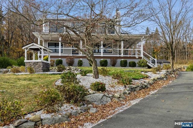17 Rockaway Valley Road, Montville Township, NJ 07045