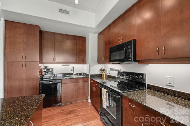 4620 Piedmont Row Drive 418, Charlotte, NC 28210