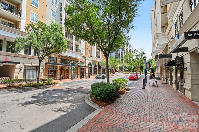 4620 Piedmont Row Drive 418, Charlotte, NC 28210
