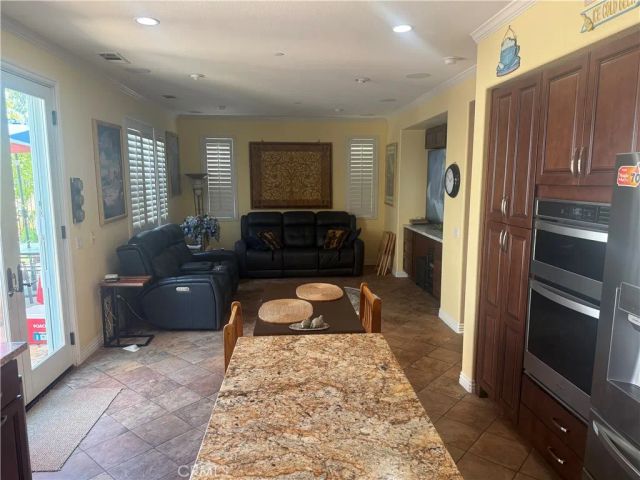 16 Bower Lane, Mission Viejo, CA 92694