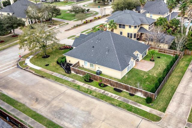 2806 Sea Channel Drive, Seabrook, TX 77586