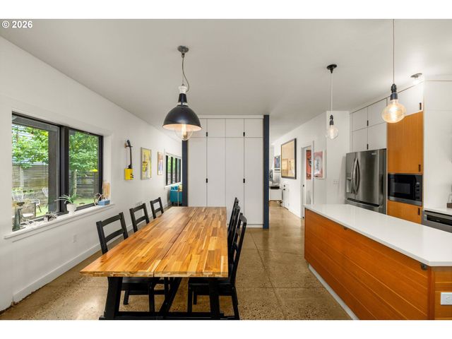 5934 Ne 16TH Ave, Portland, OR 97211