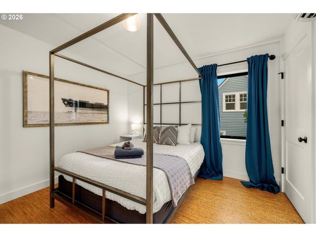 5934 Ne 16TH Ave, Portland, OR 97211