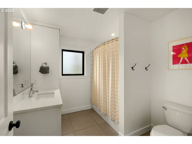 5934 Ne 16TH Ave, Portland, OR 97211