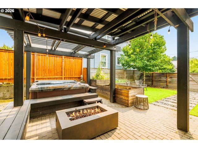 5934 Ne 16TH Ave, Portland, OR 97211
