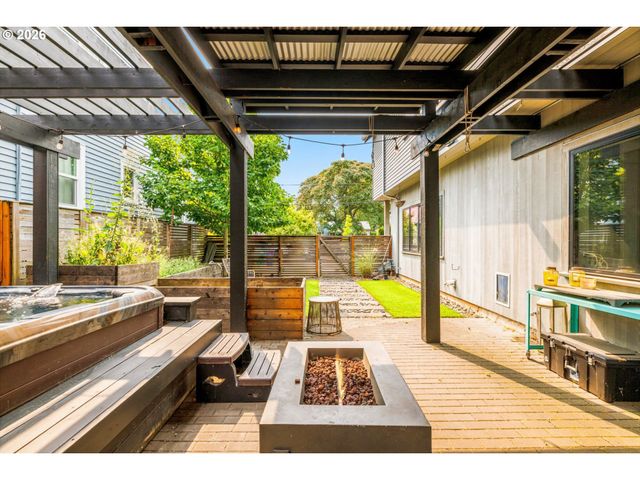5934 Ne 16TH Ave, Portland, OR 97211