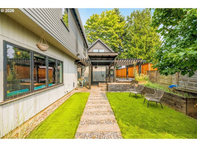 5934 Ne 16TH Ave, Portland, OR 97211