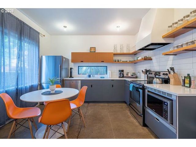 5934 Ne 16TH Ave, Portland, OR 97211