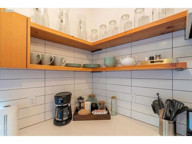 5934 Ne 16TH Ave, Portland, OR 97211
