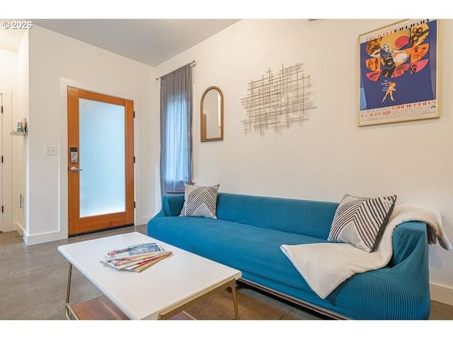 5934 Ne 16TH Ave, Portland, OR 97211