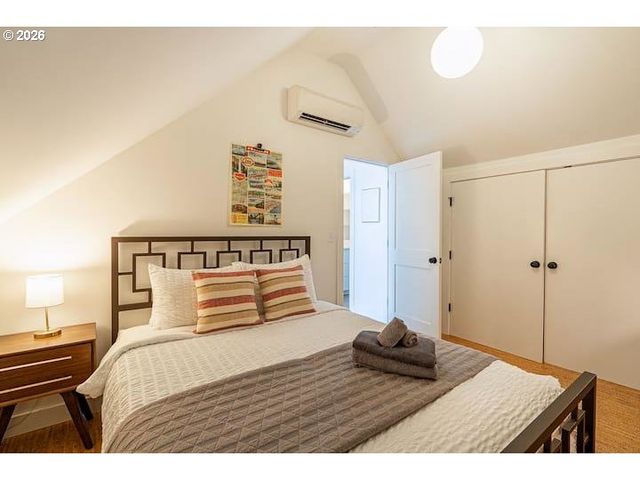 5934 Ne 16TH Ave, Portland, OR 97211