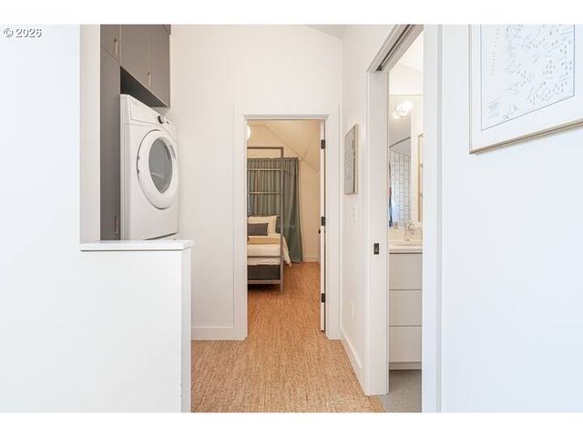 5934 Ne 16TH Ave, Portland, OR 97211