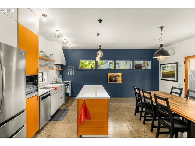 5934 Ne 16TH Ave, Portland, OR 97211