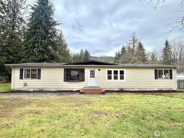 22513 S Forest Loop Road, Granite Falls, WA 98252
