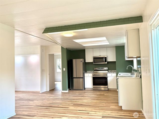 22513 S Forest Loop Road, Granite Falls, WA 98252