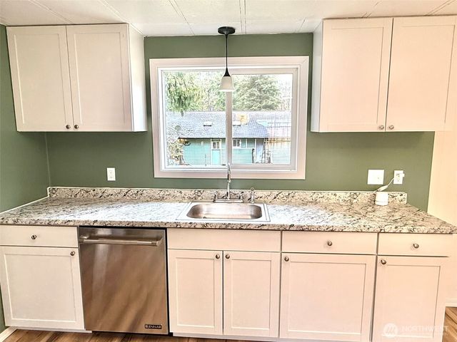 22513 S Forest Loop Road, Granite Falls, WA 98252