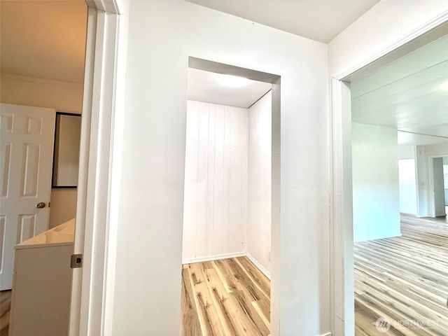 22513 S Forest Loop Road, Granite Falls, WA 98252