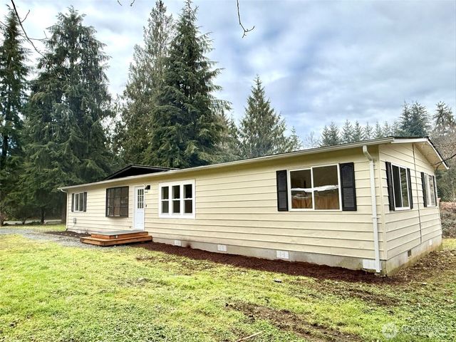 22513 S Forest Loop Road, Granite Falls, WA 98252