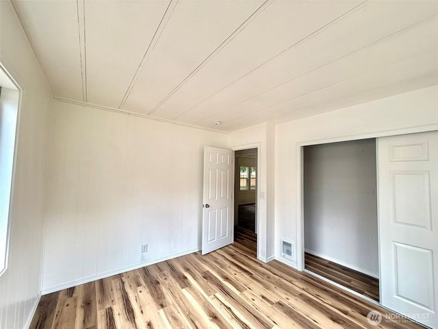 22513 S Forest Loop Road, Granite Falls, WA 98252