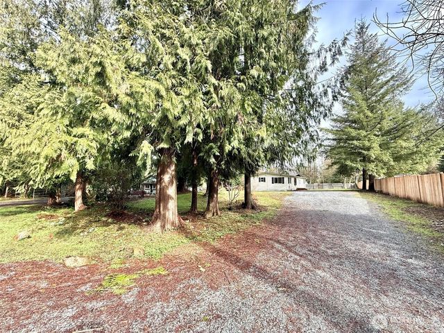 22513 S Forest Loop Road, Granite Falls, WA 98252