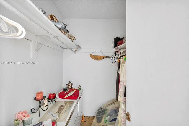 8133 Lagos De Campo Blvd J-1, Tamarac, FL 33321