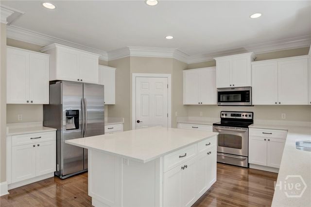 41 White Oak Bluff, Savannah, GA 31405