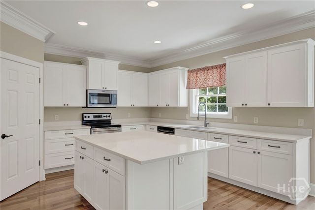 41 White Oak Bluff, Savannah, GA 31405