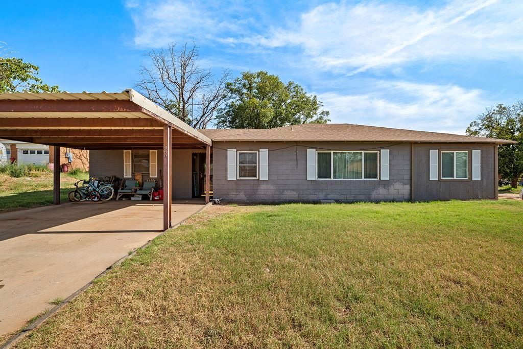900 Culp Ave, Coahoma, TX 79511