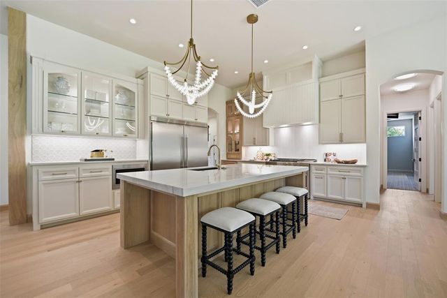 4200 Grand Timber Drive, Edmond, OK 73034