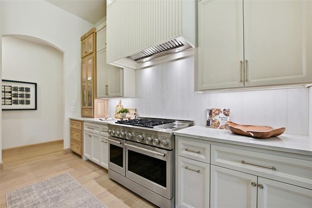4200 Grand Timber Drive, Edmond, OK 73034