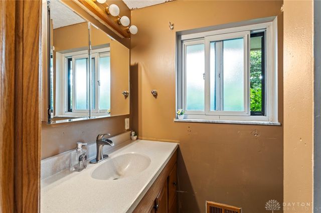405 E Pease Avenue, Dayton, OH 45449