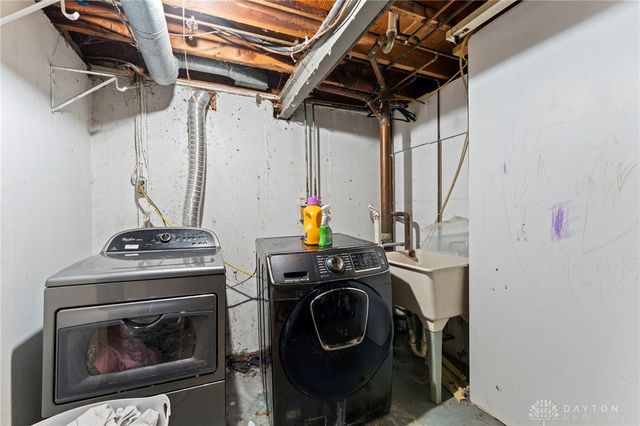 405 E Pease Avenue, Dayton, OH 45449