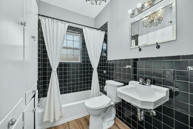 116 N Willow Street, Sherman, TX 75090