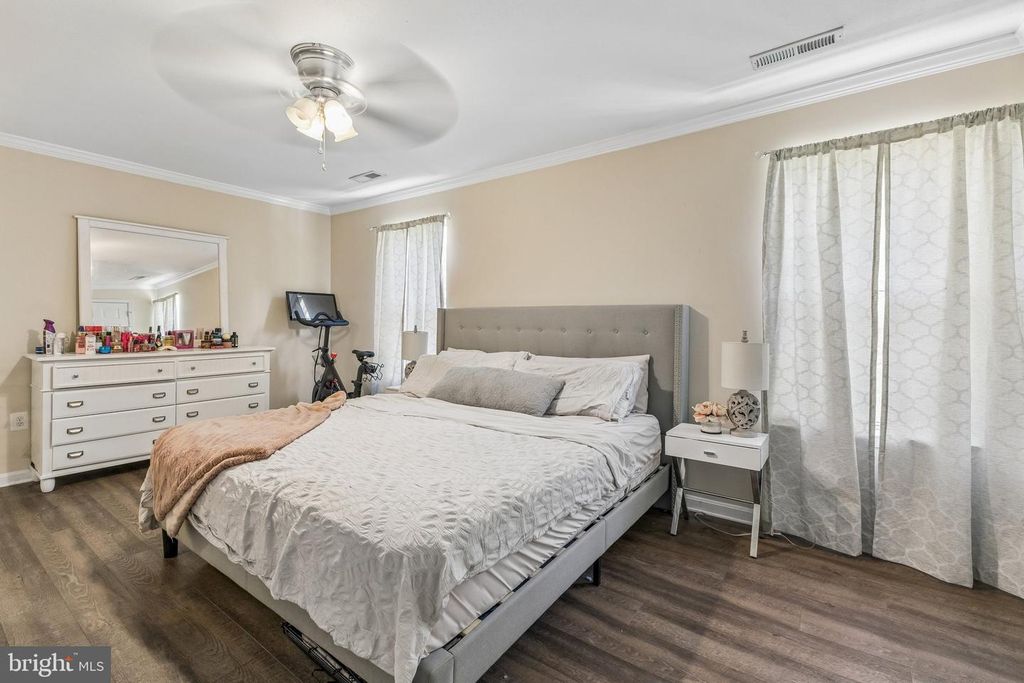 Image 11 of property listing at 14435 BONNETT LN, Laurel, MD 20707