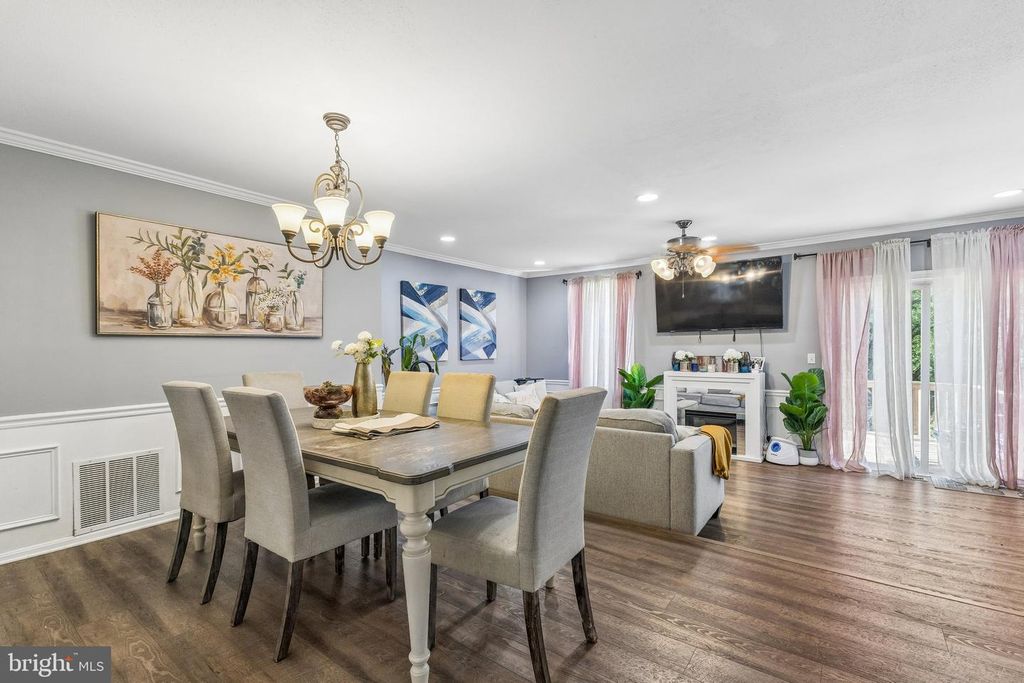 Image 3 of property listing at 14435 BONNETT LN, Laurel, MD 20707